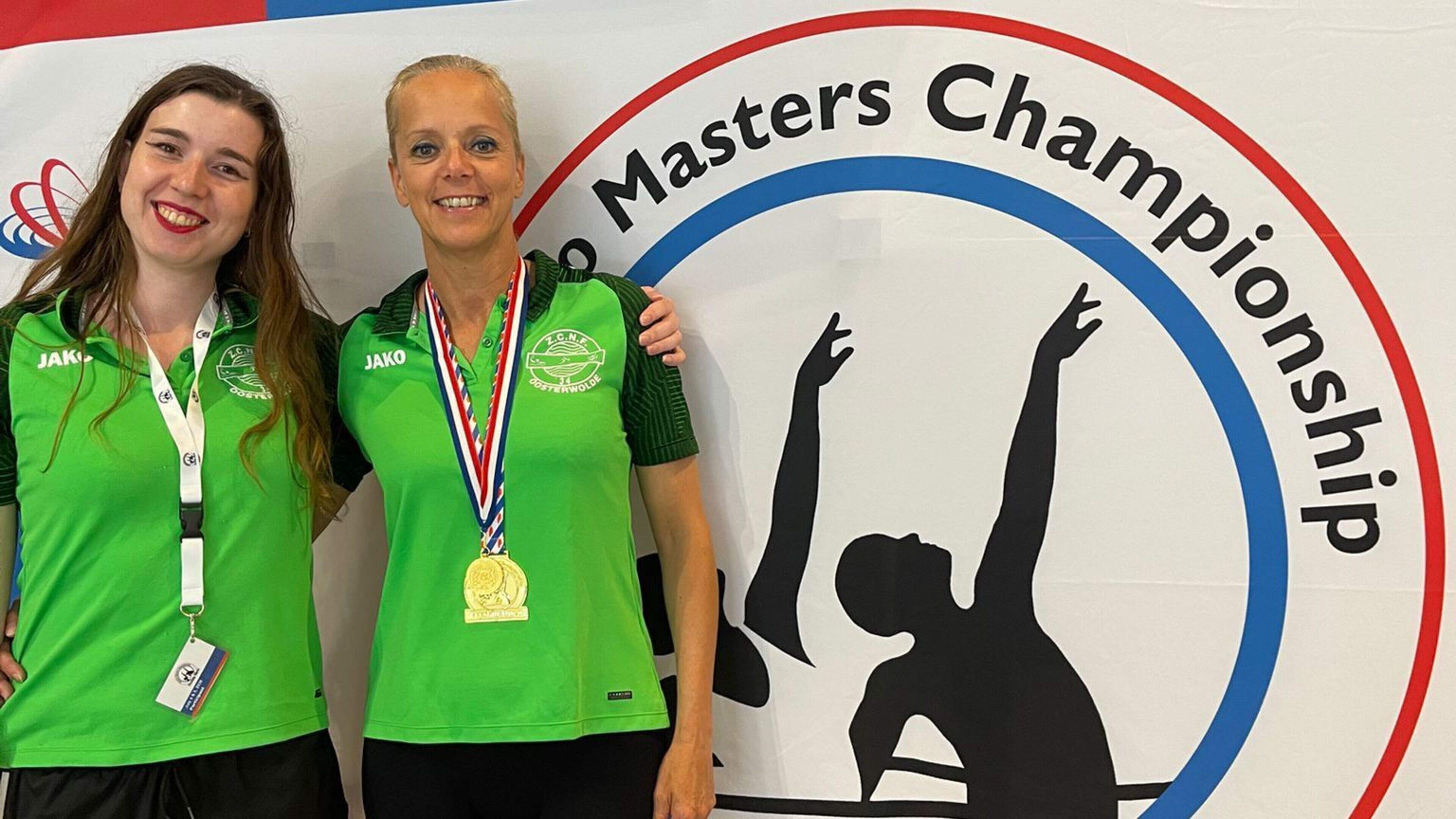 Synchroonzwemster Jacquelien Haisma kroont zich tot Nederlands kampioen bij masters